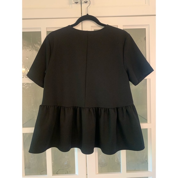 Short-Sleeve Flared Blouse. Size L from Zara. Black. Never been worn. - Picture 2 of 3